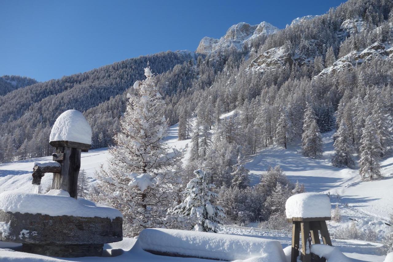 Skis Aux Pieds Dans Un Appartement Cosy Au Coeur Du Queyras Molines-en-Queyras Exteriér fotografie