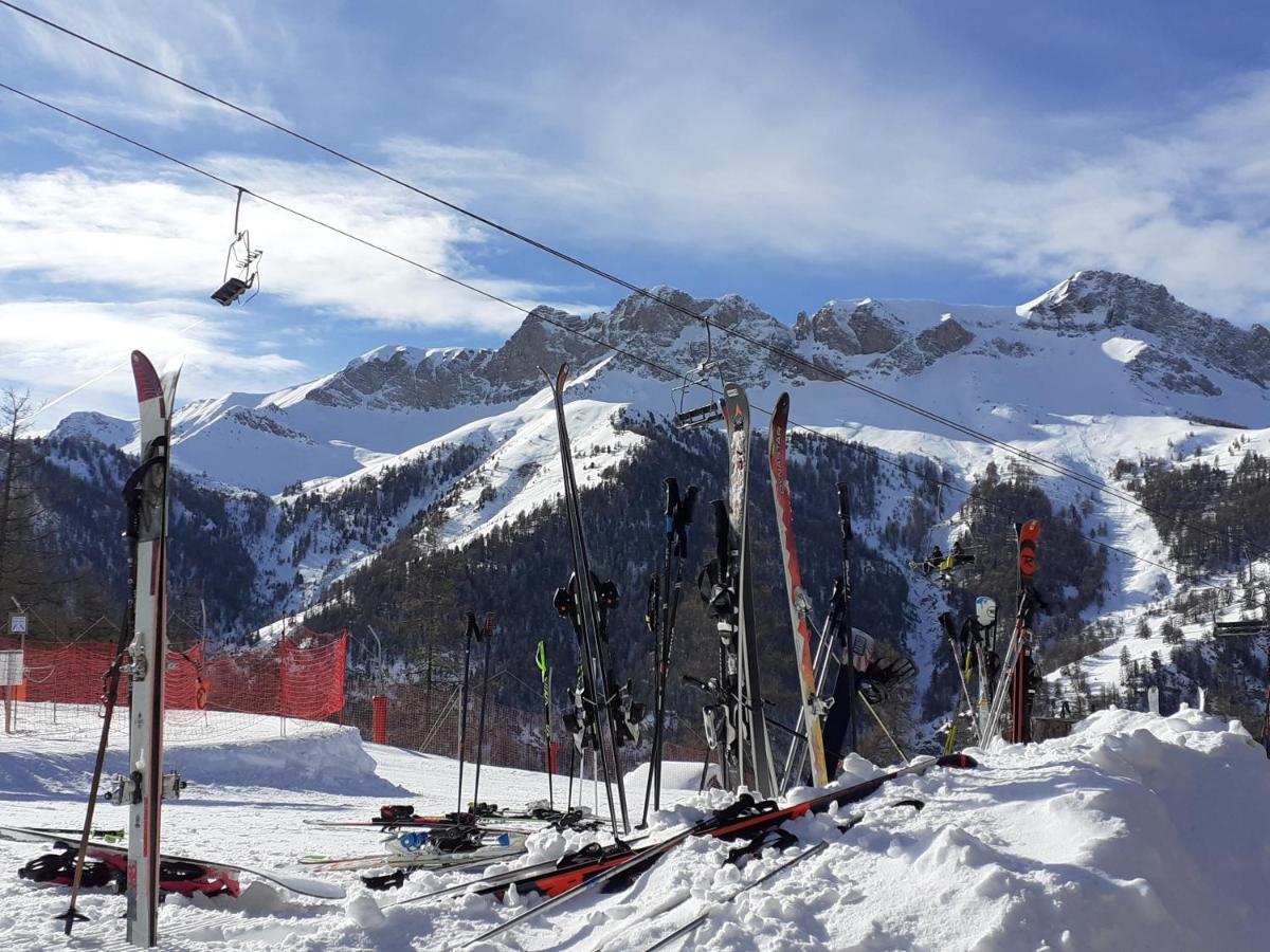 Skis Aux Pieds Dans Un Appartement Cosy Au Coeur Du Queyras Molines-en-Queyras Exteriér fotografie